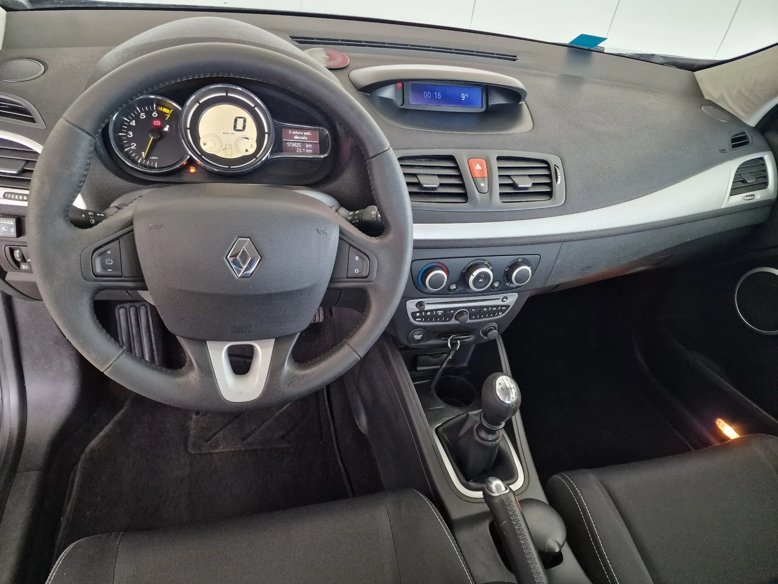 Renault Megane 1.6 110kc GPL, снимка 12 - Автомобили и джипове - 53221632