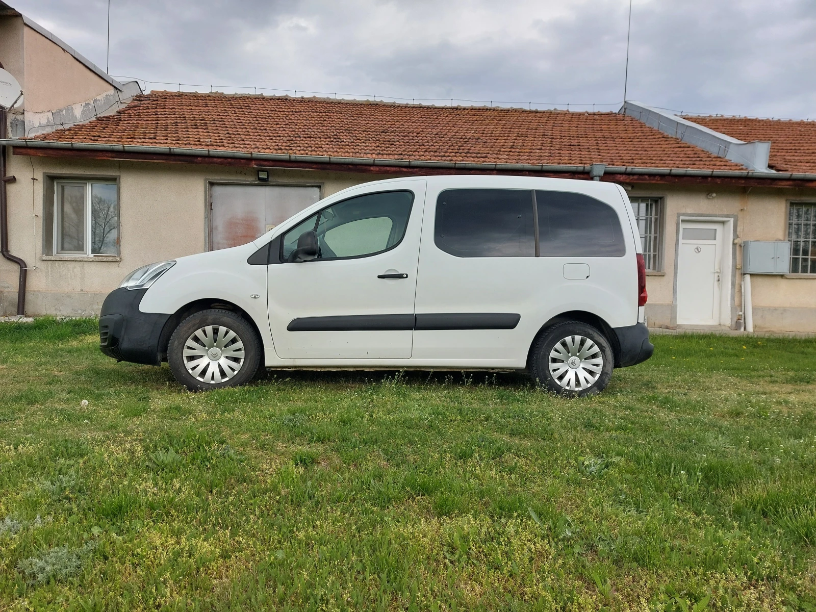 Citroen Berlingo, снимка 5 - Автомобили и джипове - 54268733