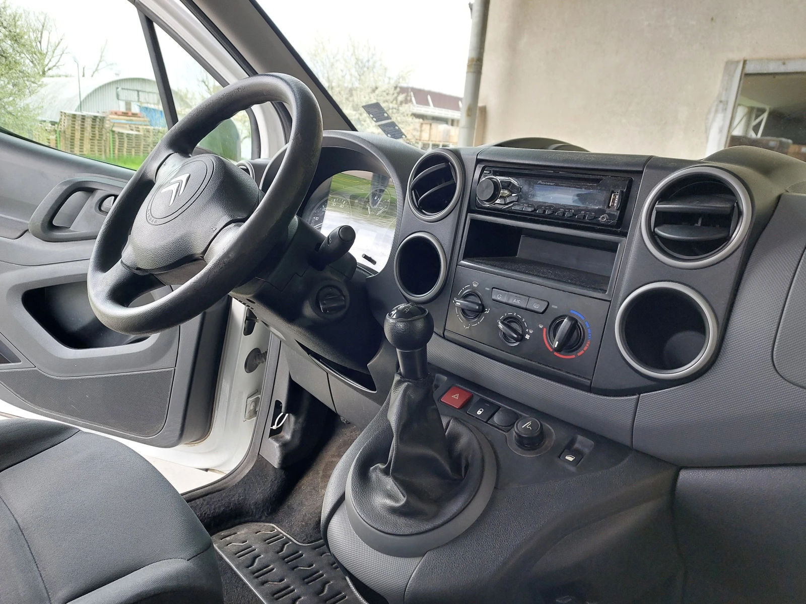 Citroen Berlingo, снимка 12 - Автомобили и джипове - 54268733