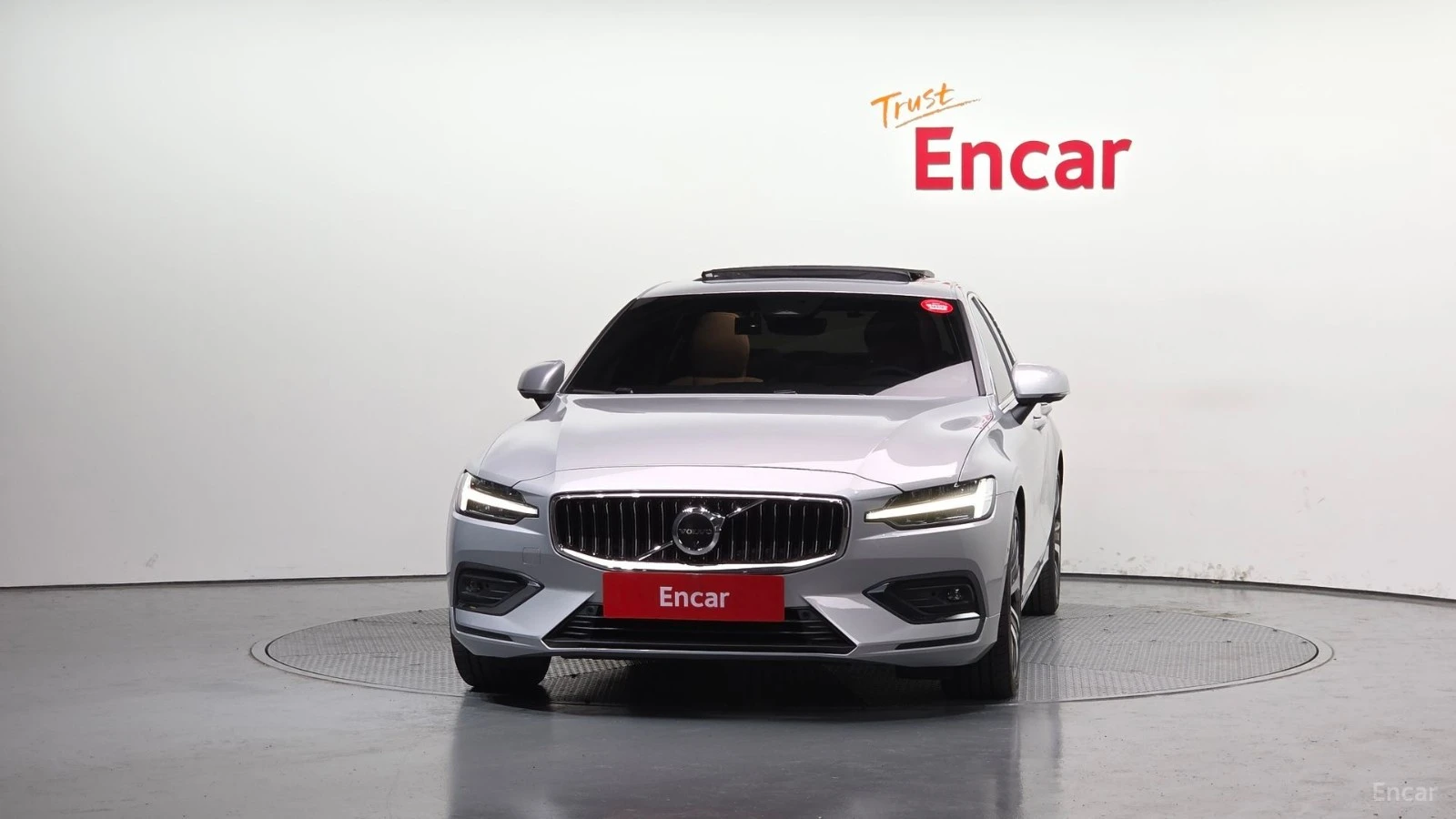 Volvo S60 B5 Ultimate Bright* HUD* 360* МАСАЖИ* КОЖА* ПАНО, снимка 3 - Автомобили и джипове - 55546514
