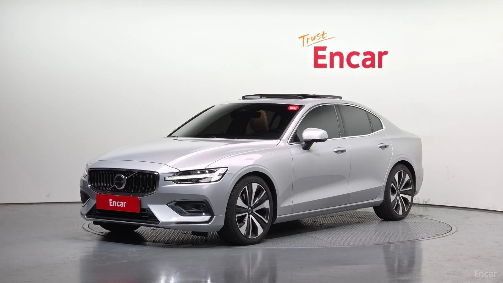 Volvo S60 B5 Ultimate Bright* HUD* 360* МАСАЖИ* КОЖА* ПАНО