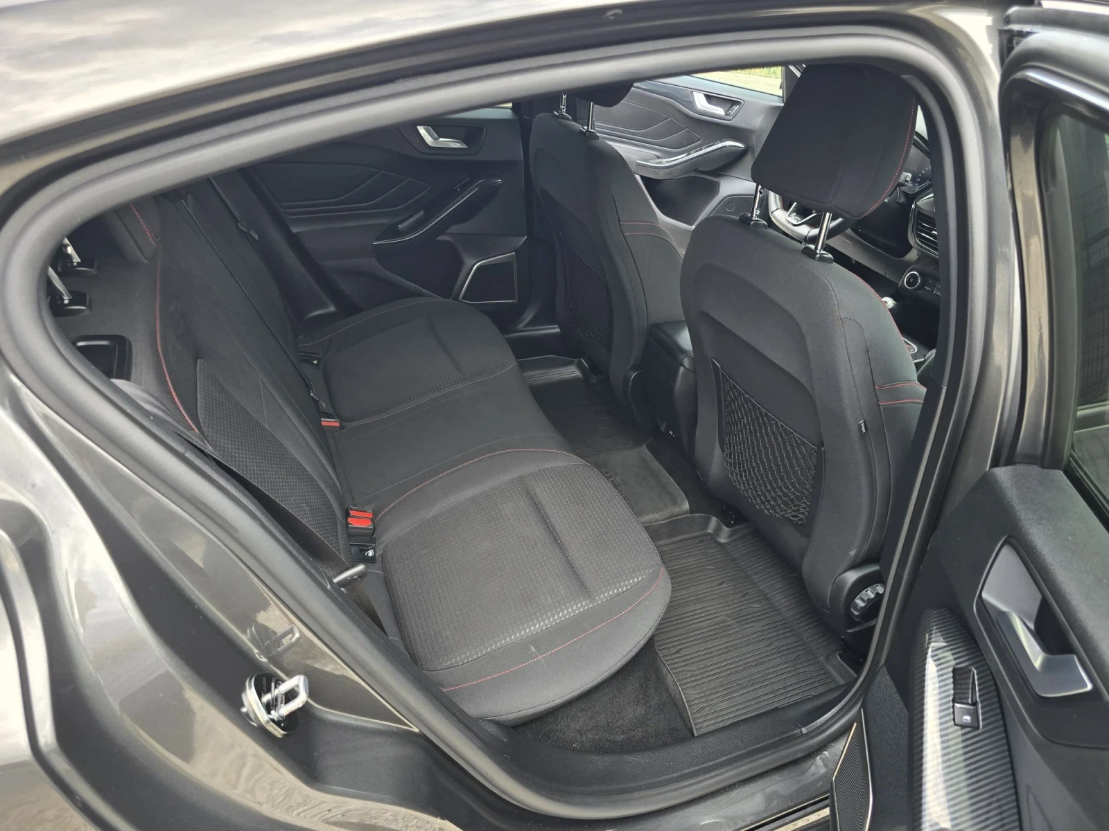 Ford Focus 1.5 DCI ST-Line 2019, снимка 15 - Автомобили и джипове - 55824346