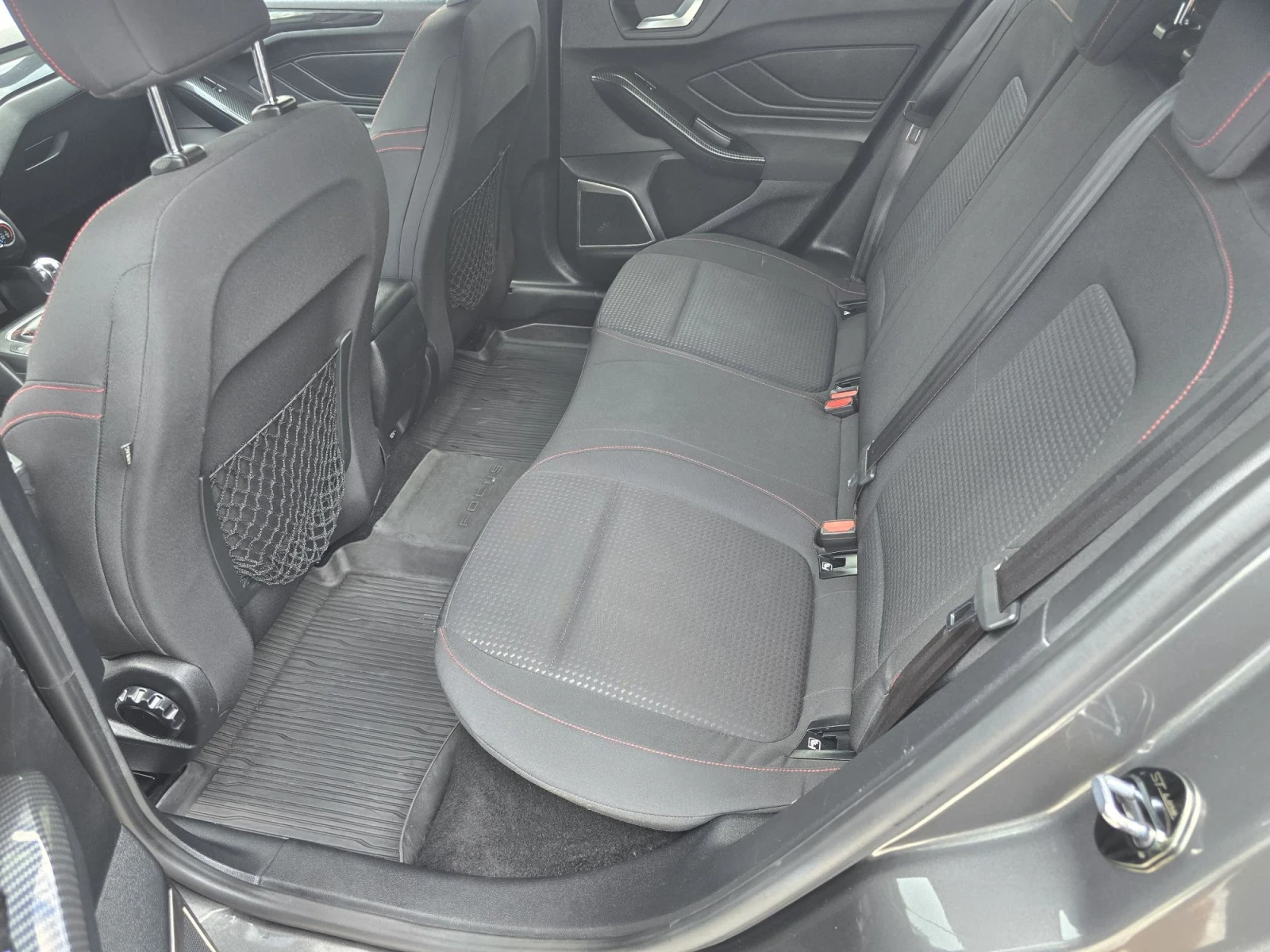 Ford Focus 1.5 DCI ST-Line 2019, снимка 13 - Автомобили и джипове - 55824346