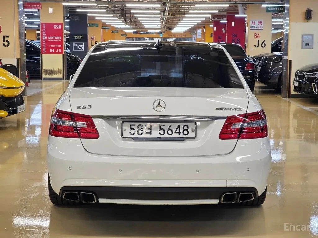 Mercedes-Benz E 63 AMG * E63 * АВТОКРЕДИТ БЕЗ ПЪРВОНАЧАЛНА ВНОСКА* , снимка 4 - Автомобили и джипове - 55991529
