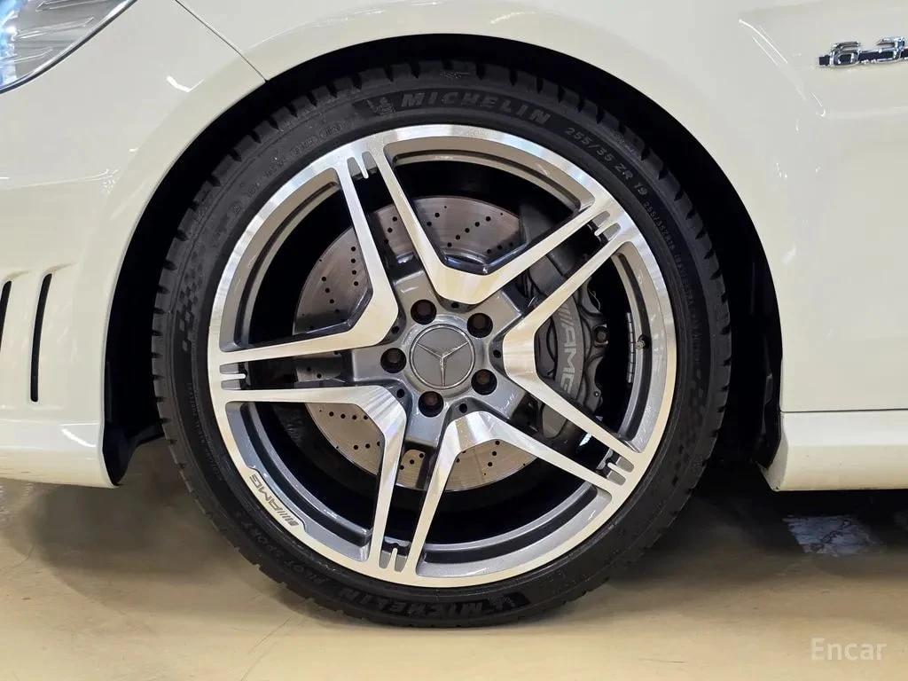 Mercedes-Benz E 63 AMG * E63 * АВТОКРЕДИТ БЕЗ ПЪРВОНАЧАЛНА ВНОСКА* , снимка 5 - Автомобили и джипове - 55991529