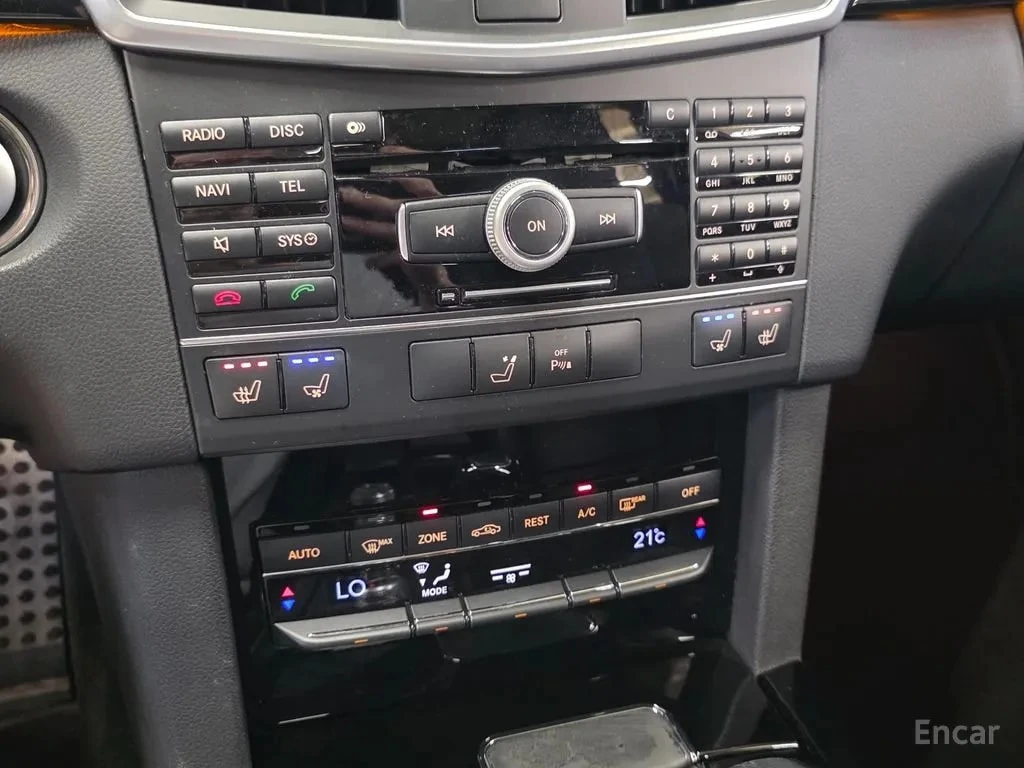 Mercedes-Benz E 63 AMG * E63 * АВТОКРЕДИТ БЕЗ ПЪРВОНАЧАЛНА ВНОСКА* , снимка 14 - Автомобили и джипове - 55991529