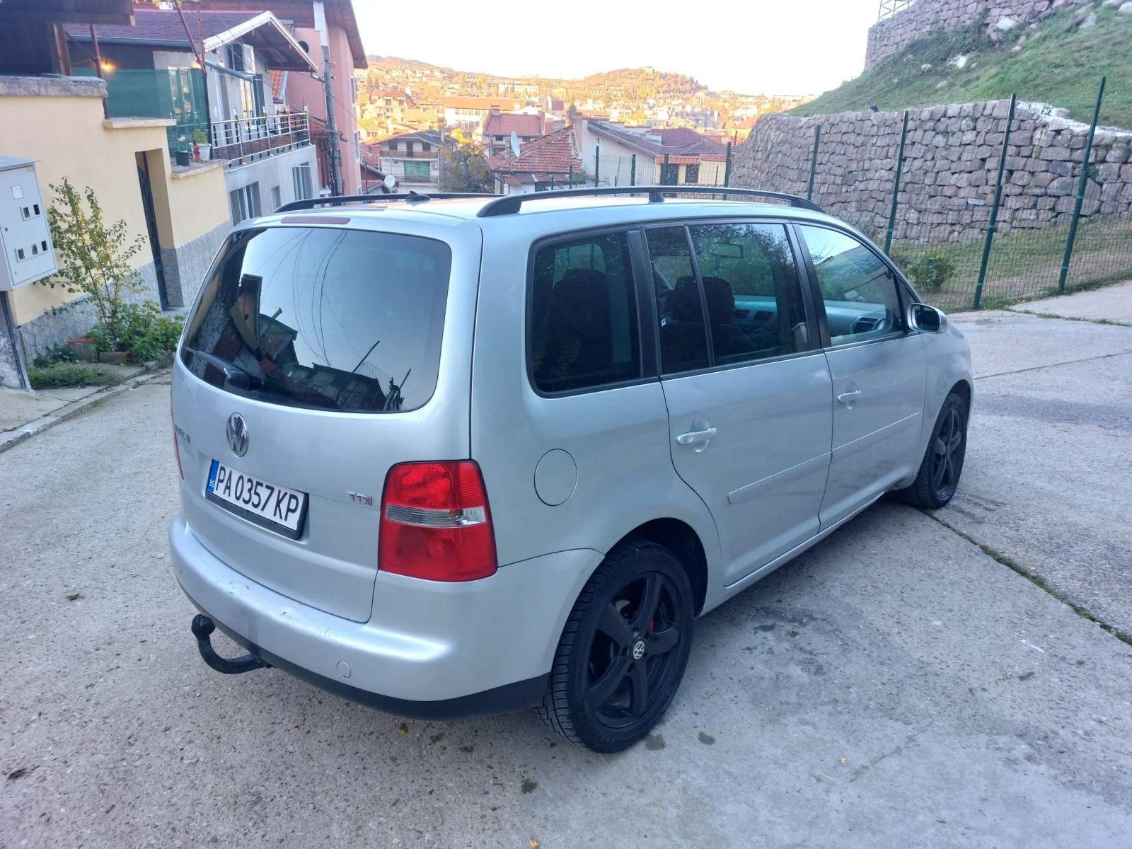 VW Touran 1.9 TDI 101к.с., снимка 6 - Автомобили и джипове - 56684151