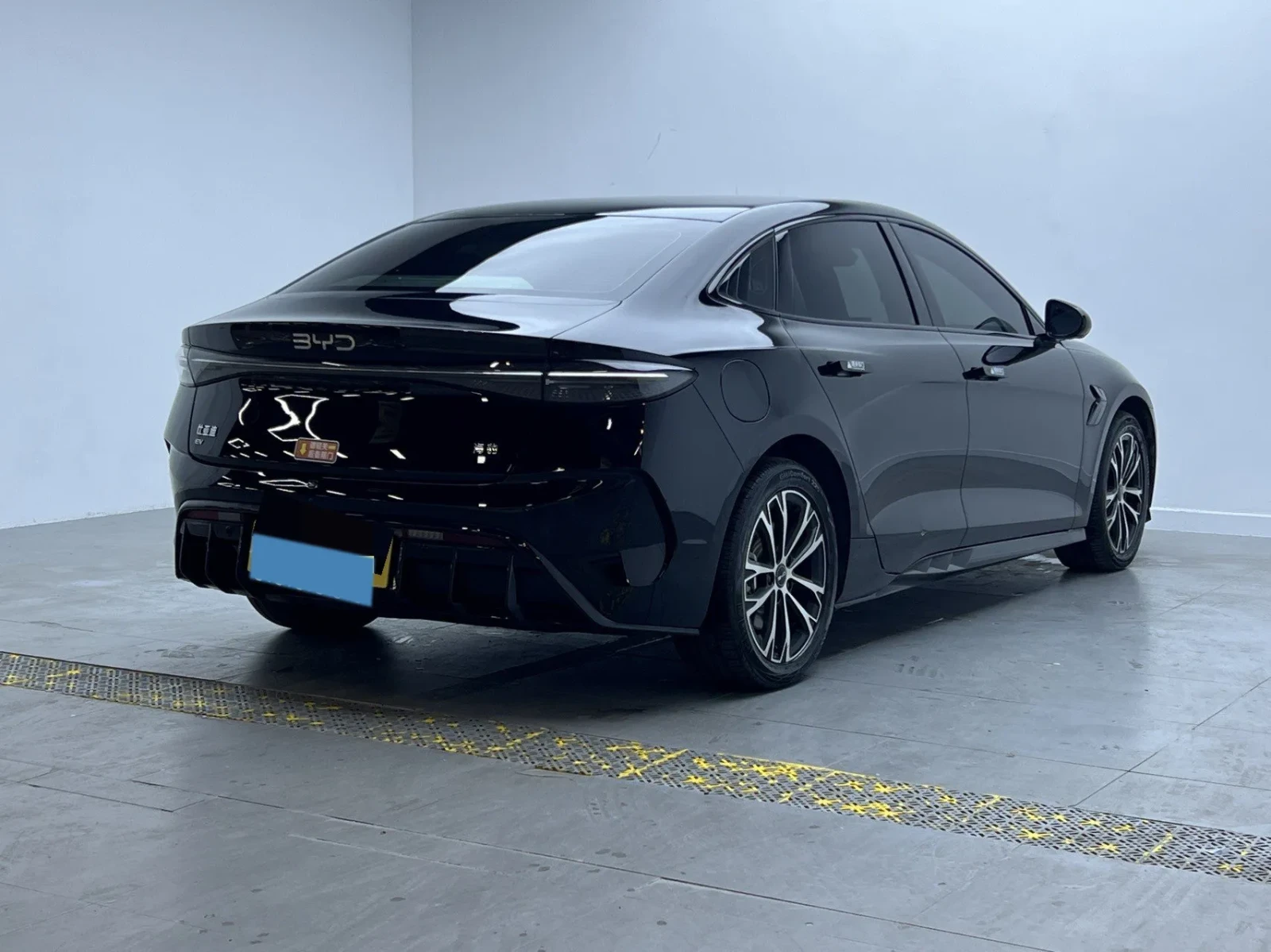 BYD Seal 61.44KWH 510km, снимка 7 - Автомобили и джипове - 56721061