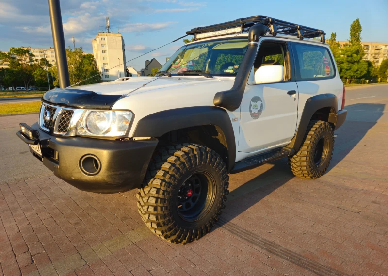 Nissan Patrol Y61, снимка 2 - Автомобили и джипове - 51030943