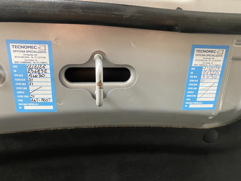 Hyundai Tucson 2.0crdi 136кс Кожа, снимка 14 - Автомобили и джипове - 52215152