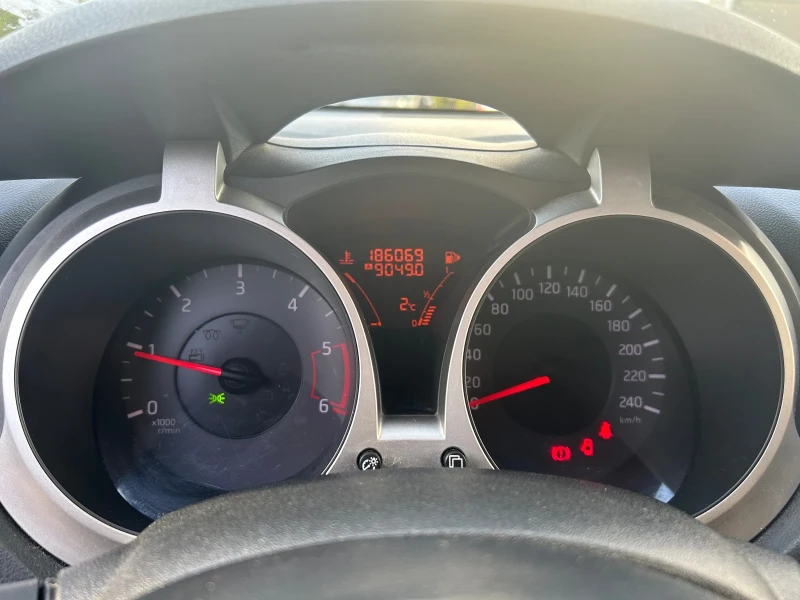 Nissan Juke, снимка 4 - Автомобили и джипове - 52630994