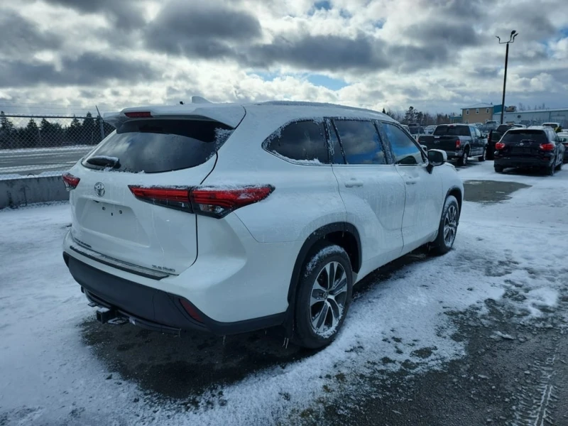 Toyota Highlander * XLE * CARFAX * БЕЗ ПЪРВОНАЧАЛНА ВНОСКА, снимка 3 - Автомобили и джипове - 53234130