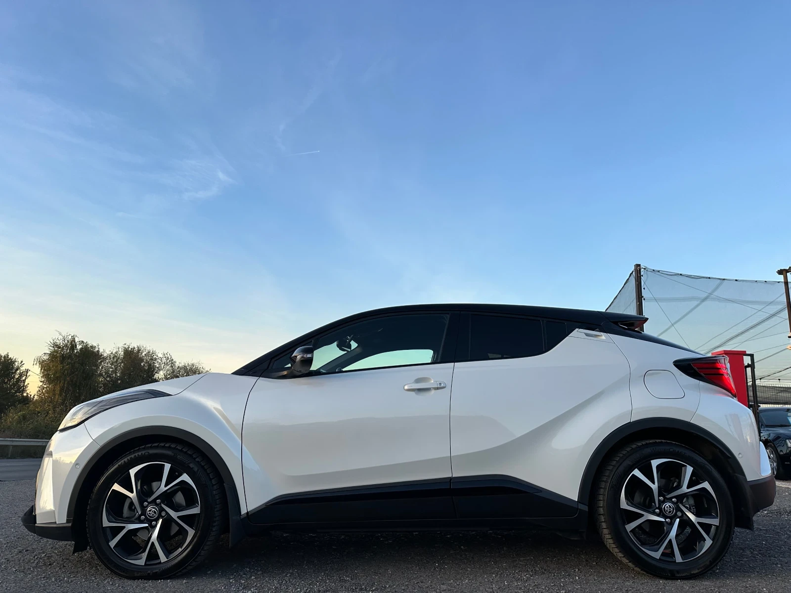 Toyota C-HR GR SPORT 2.0 HYBRID 184 KC ГАРАНЦИЯ BI COLOR - изображение 4