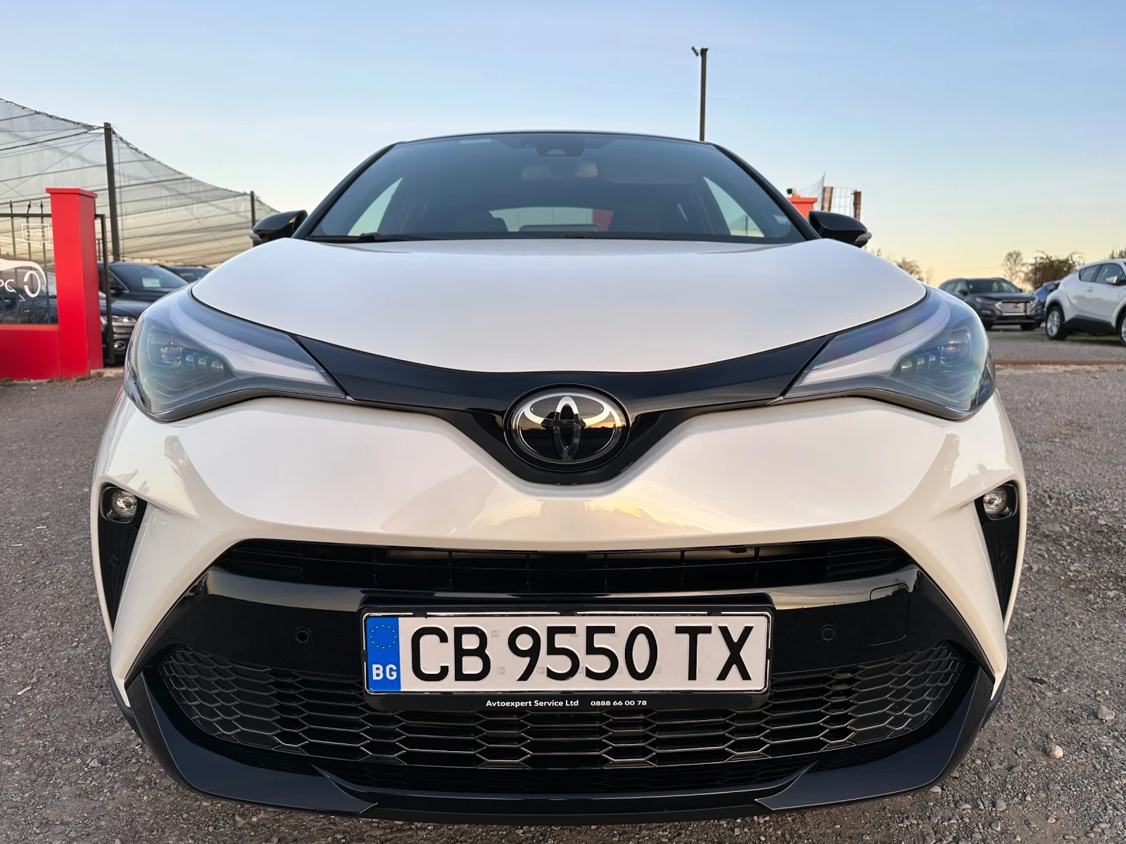 Toyota C-HR GR SPORT 2.0 HYBRID 184 KC ГАРАНЦИЯ BI COLOR - изображение 3