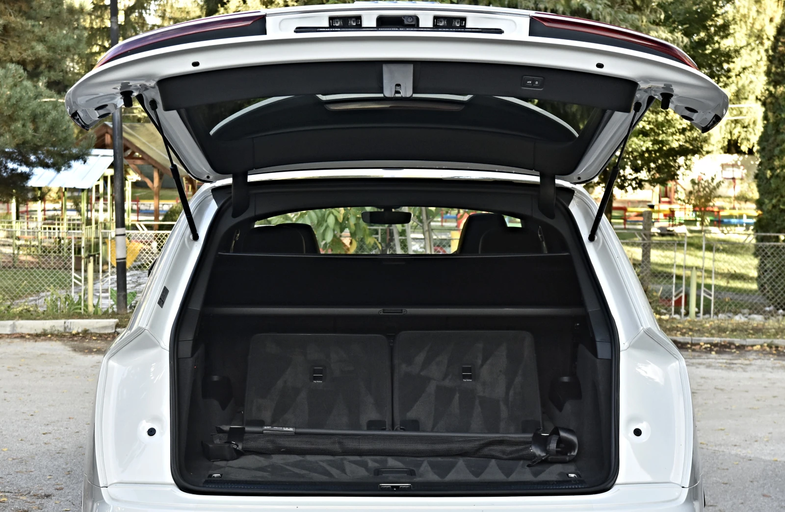 Audi SQ7 4.0V8T\LASER\Headup\Keyless\Panorama\360Cam\BOSE | Mobile.bg   17