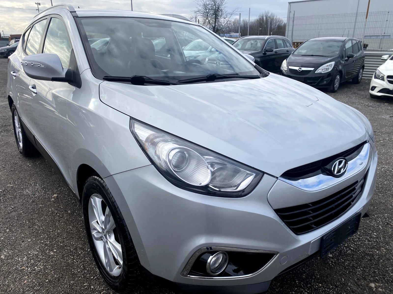 Hyundai Tucson 2.0crdi 136кс Кожа - изображение 6