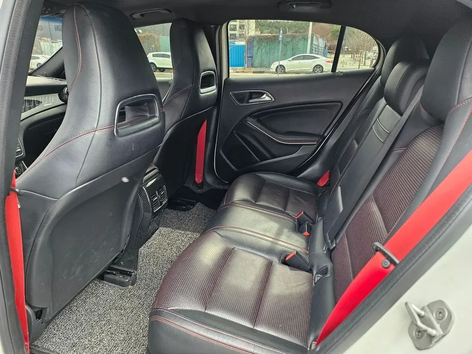 Mercedes-Benz GLA 45 AMG FULL, снимка 14 - Автомобили и джипове - 54314653