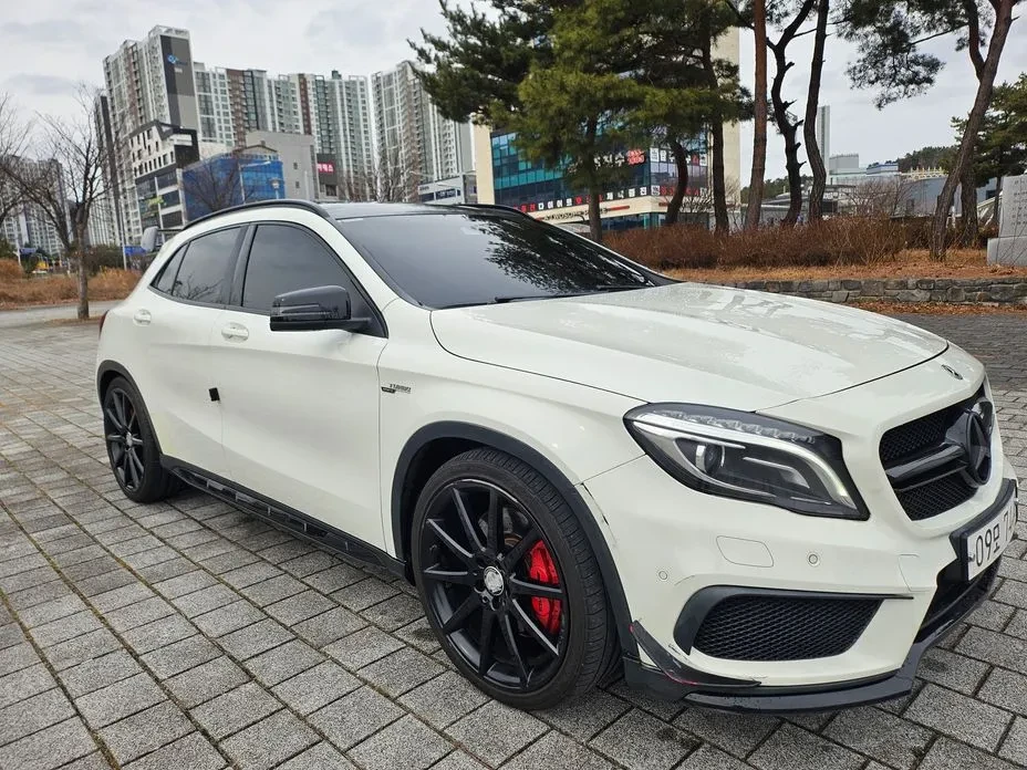 Mercedes-Benz GLA 45 AMG FULL