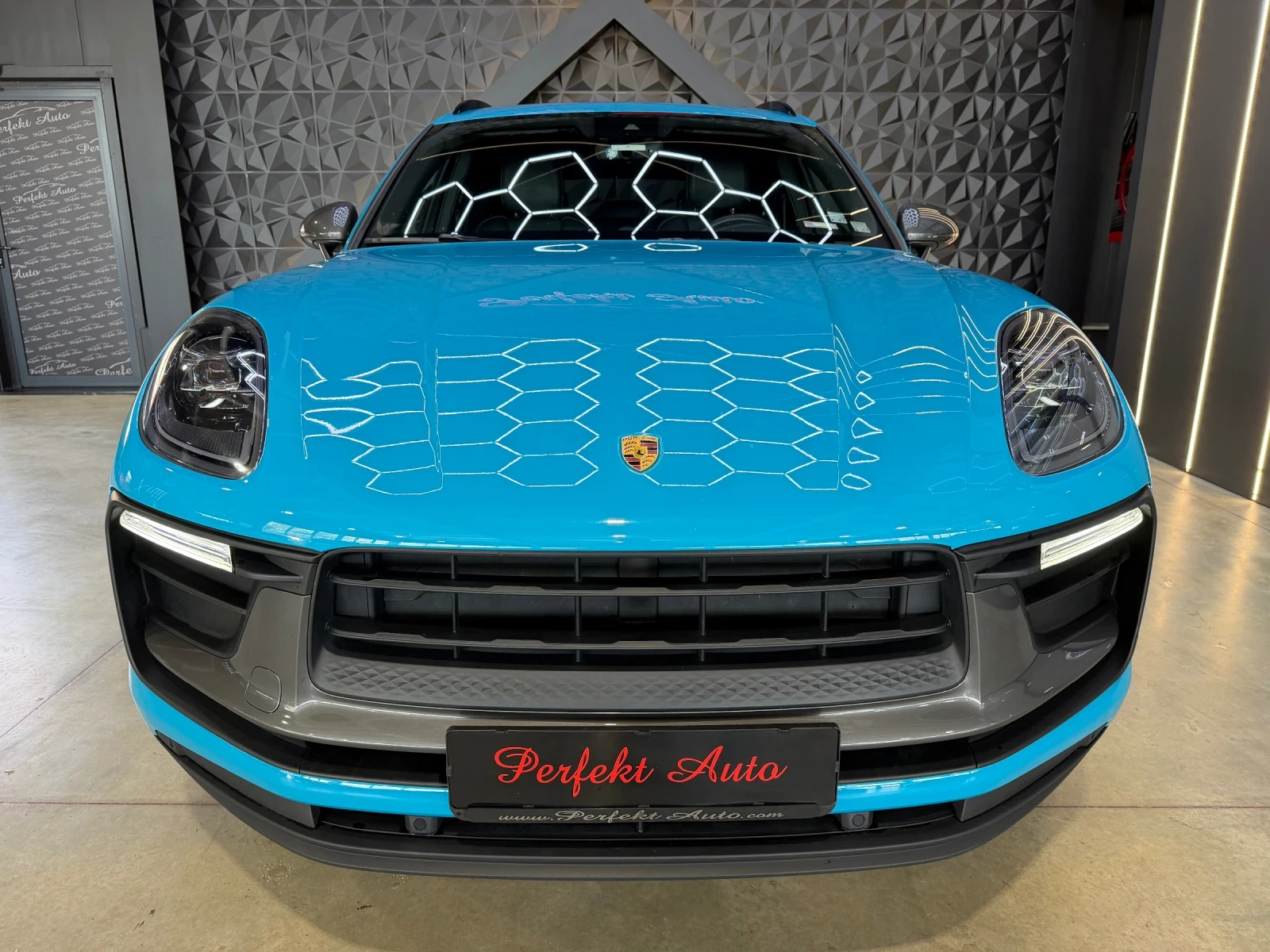 Porsche Macan T * ПАНОРАМА * BOSE * КАМЕРА * , снимка 2 - Автомобили и джипове - 54373077