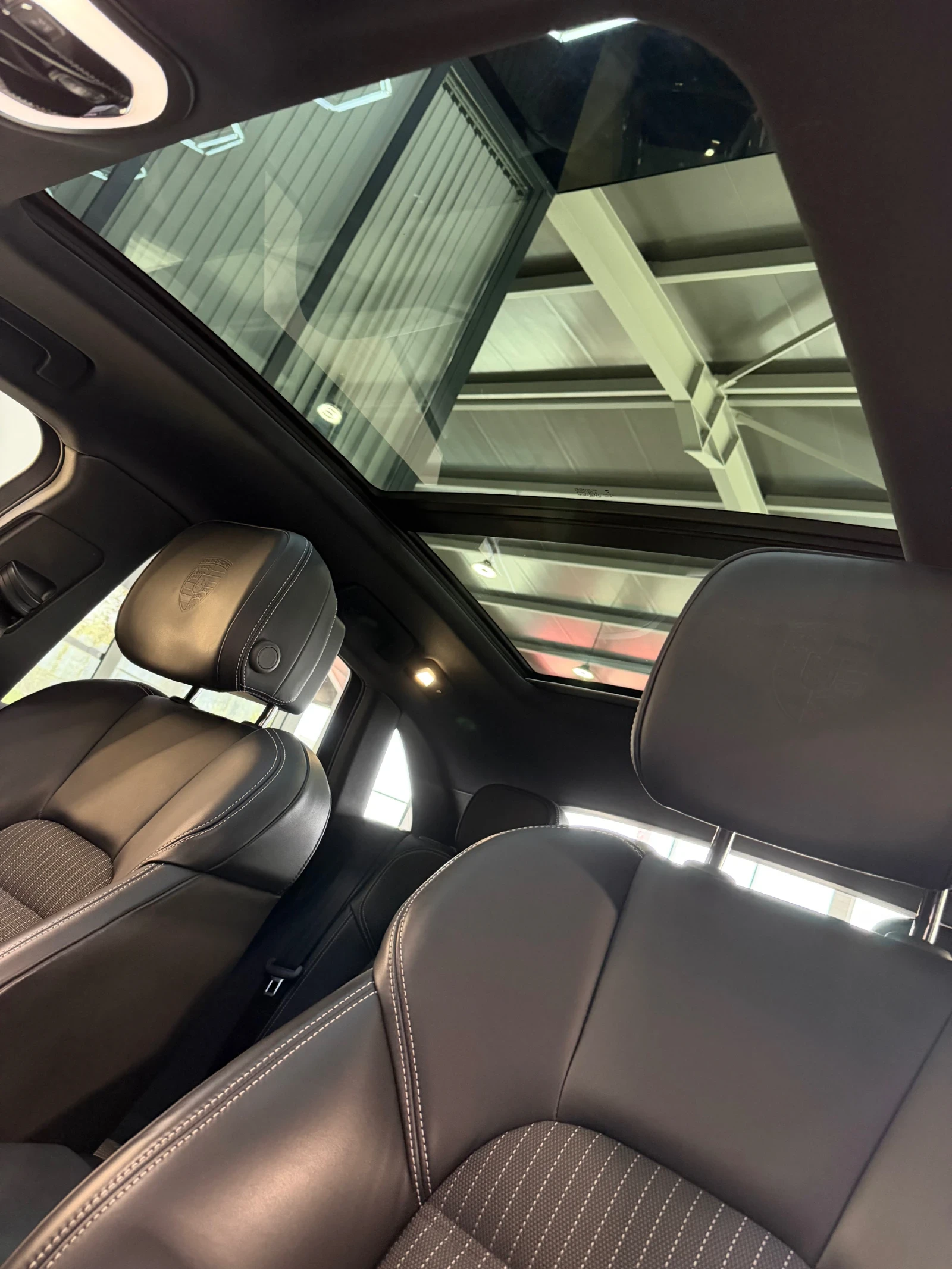 Porsche Macan T * ПАНОРАМА * BOSE * КАМЕРА * , снимка 16 - Автомобили и джипове - 54373077