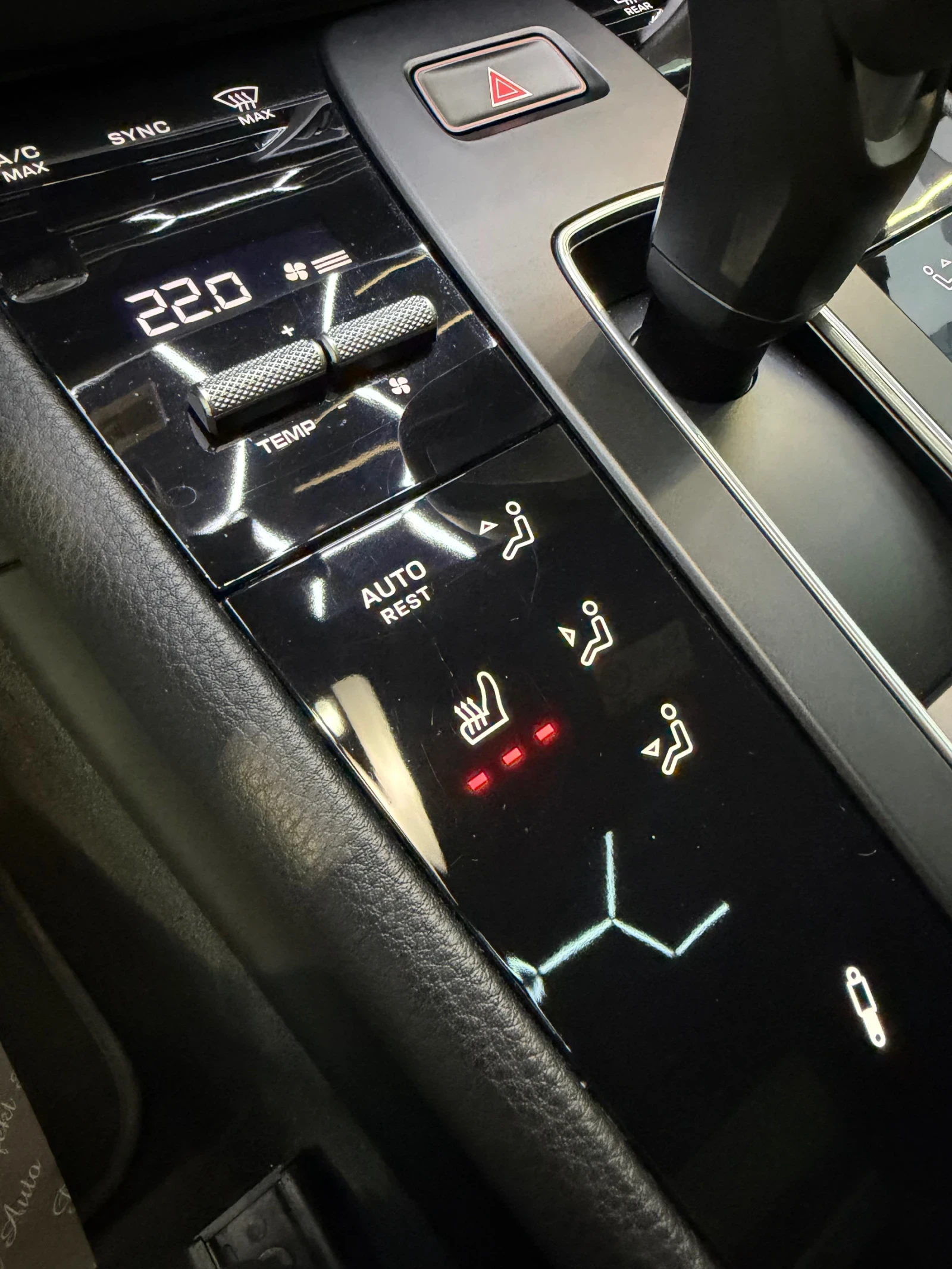 Porsche Macan T * ПАНОРАМА * BOSE * КАМЕРА * , снимка 12 - Автомобили и джипове - 54373077