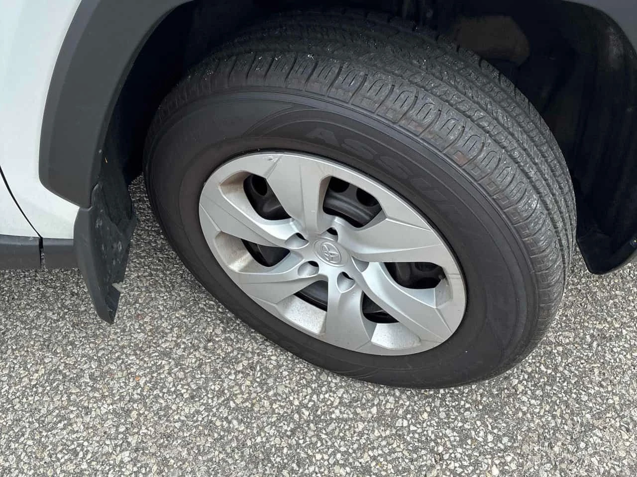 Toyota Rav4 * LE * CARFAX * ПОДГРЕВИ * KEYLESS, снимка 7 - Автомобили и джипове - 54884413