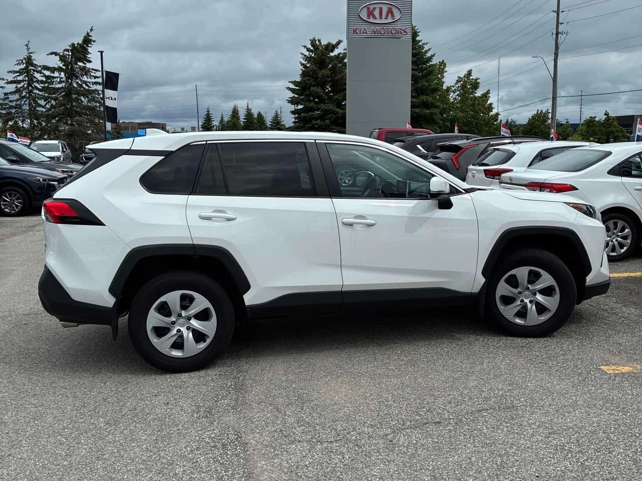 Toyota Rav4 * LE * CARFAX * ПОДГРЕВИ * KEYLESS, снимка 3 - Автомобили и джипове - 54884413