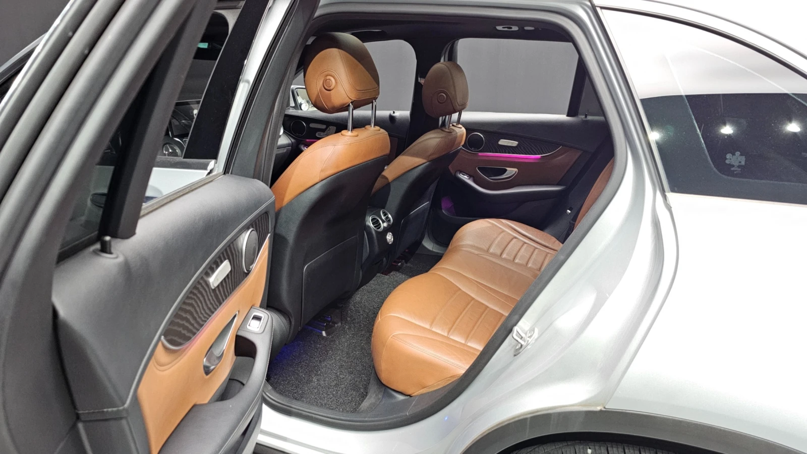Mercedes-Benz GLC 220 4Matic * HUD * Камера * Подгреви * Панорама, снимка 9 - Автомобили и джипове - 55203043