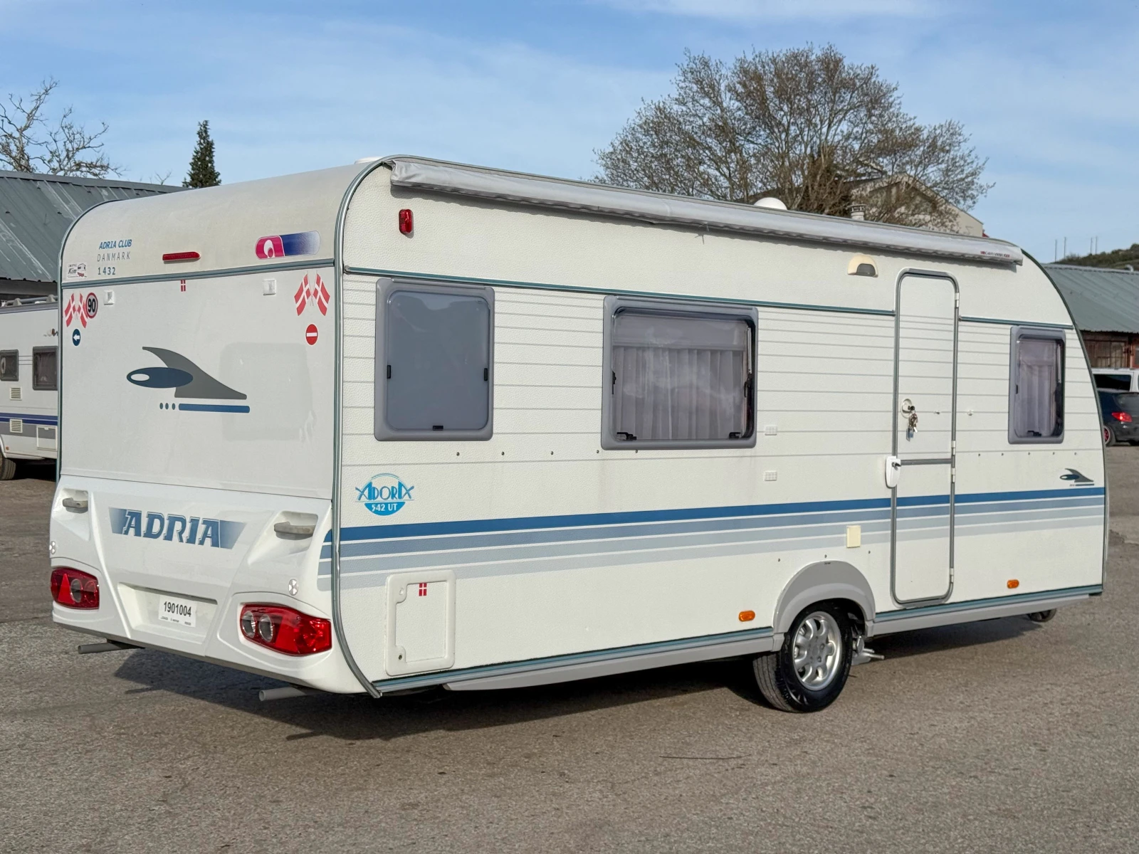 Каравана Adria Adora 542 UT, снимка 2 - Каравани и кемпери - 54231653