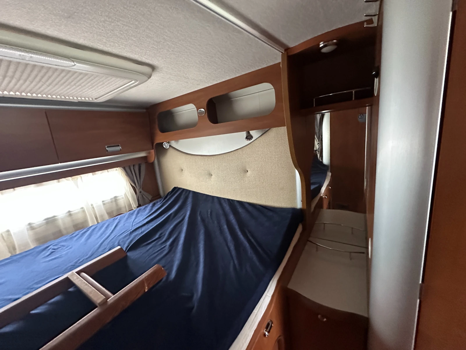 Кемпер Laika Rexosline 720   Iveco 3.0 Diesel 177 к.с. Автомати, снимка 13 - Каравани и кемпери - 56319014