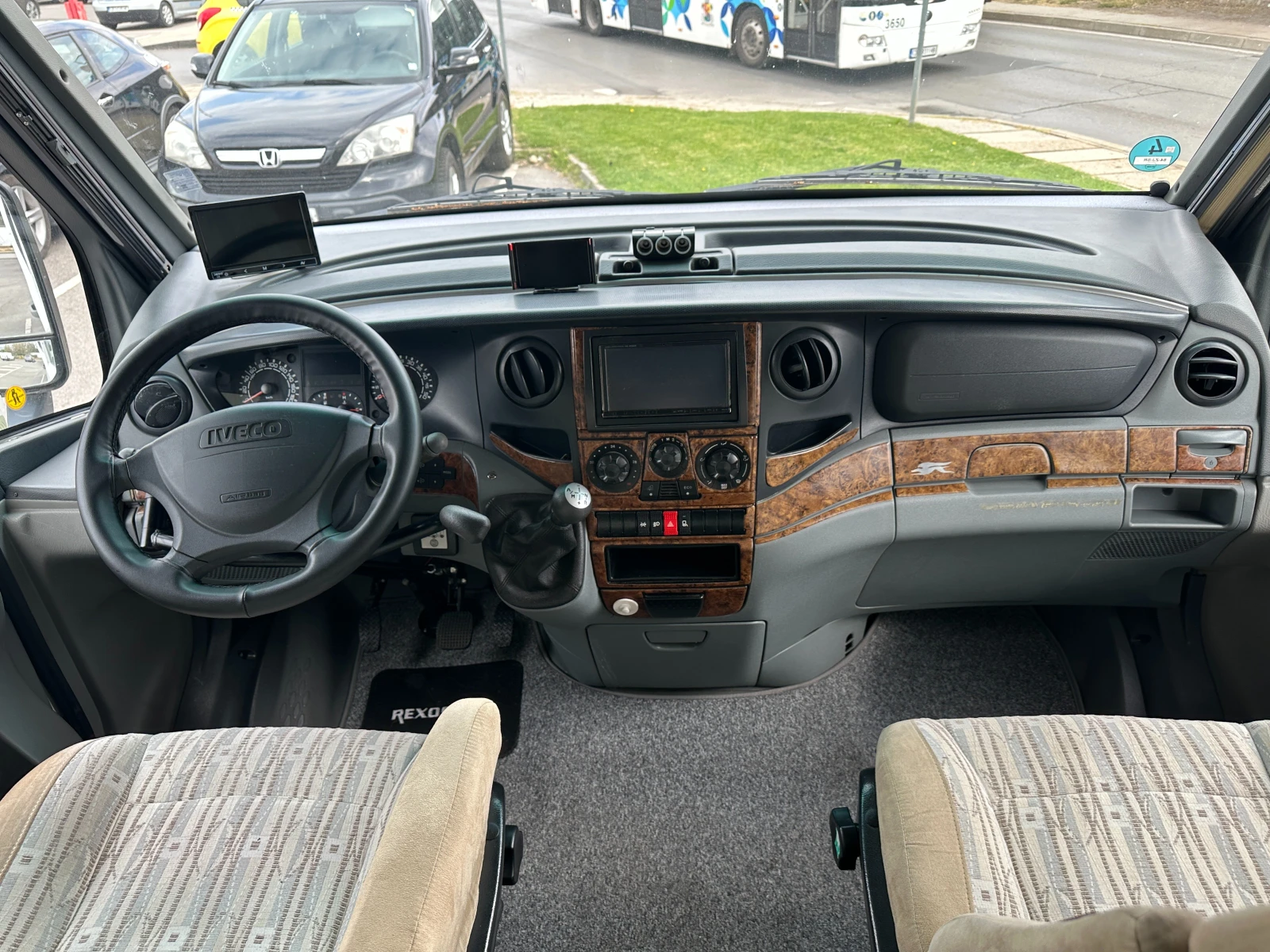 Кемпер Laika Rexosline 720   Iveco 3.0 Diesel 177 к.с. Автомати, снимка 3 - Каравани и кемпери - 56319014