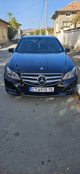  Mercedes-Benz E 220