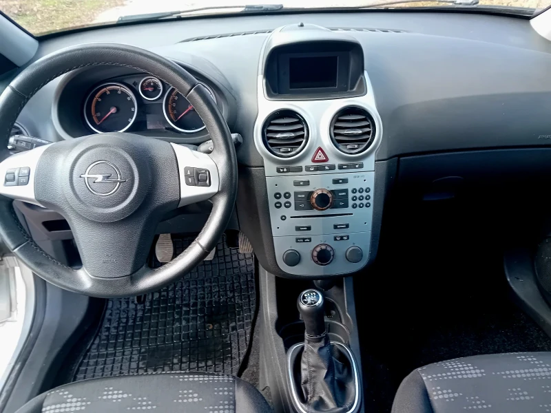 Opel Corsa 1.3cdti, снимка 11 - Автомобили и джипове - 38417934