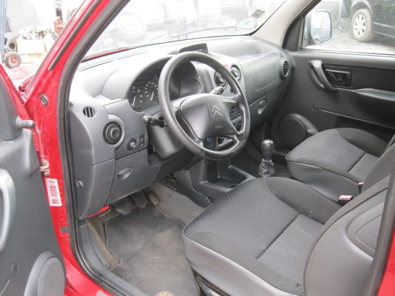 Citroen Berlingo 1, 6 HDI LIMITED EDITION, снимка 9 - Автомобили и джипове - 45301469