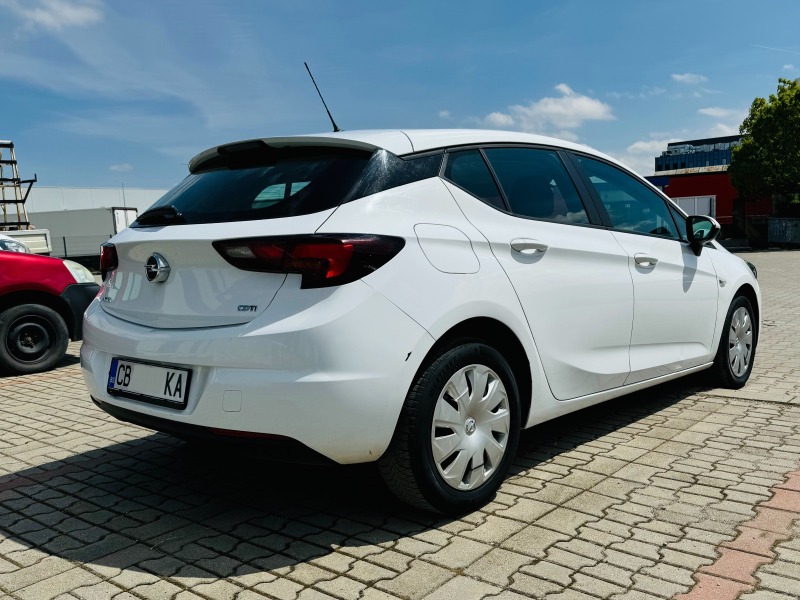 Opel Astra 1.6 CDTi, снимка 4 - Автомобили и джипове - 45965579