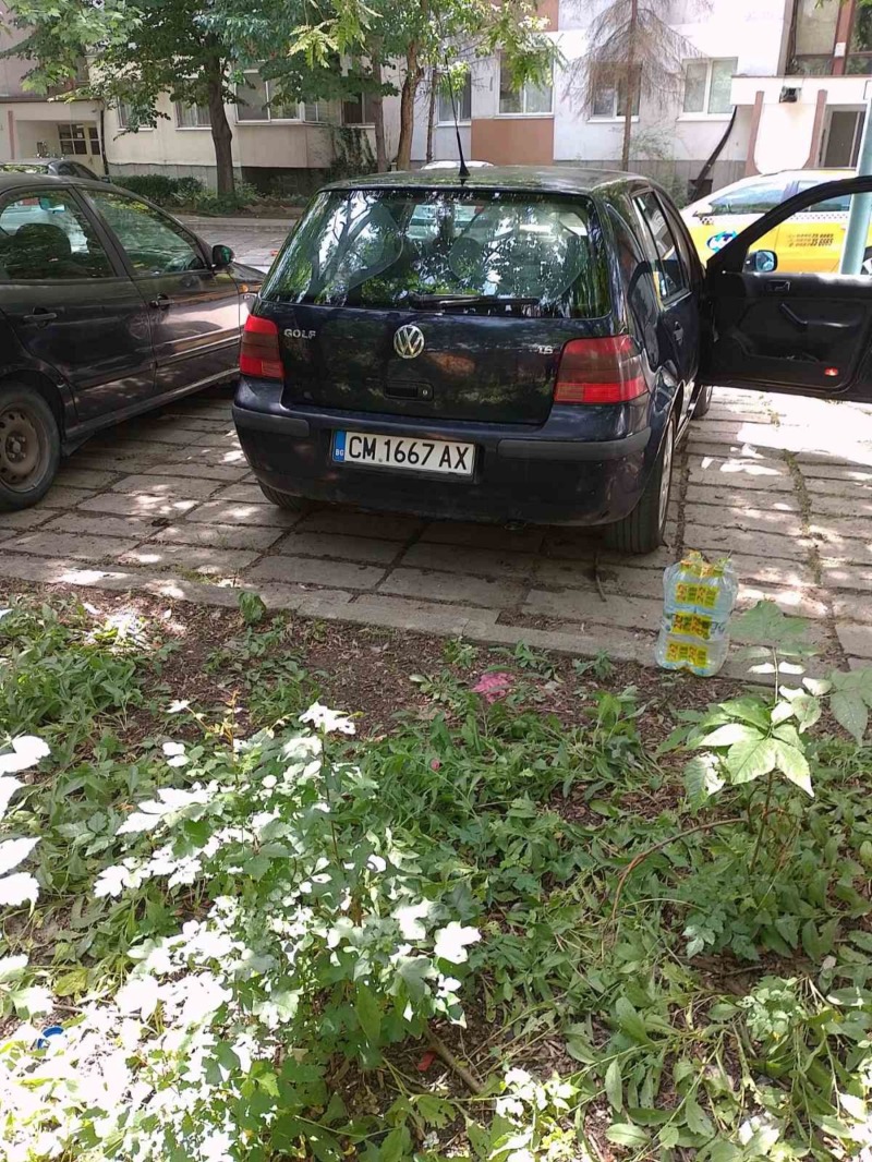 VW Golf 1.6 SR 101kc, снимка 2 - Автомобили и джипове - 46350109