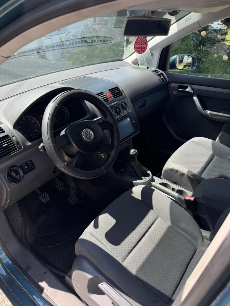 VW Touran, снимка 4 - Автомобили и джипове - 52146625