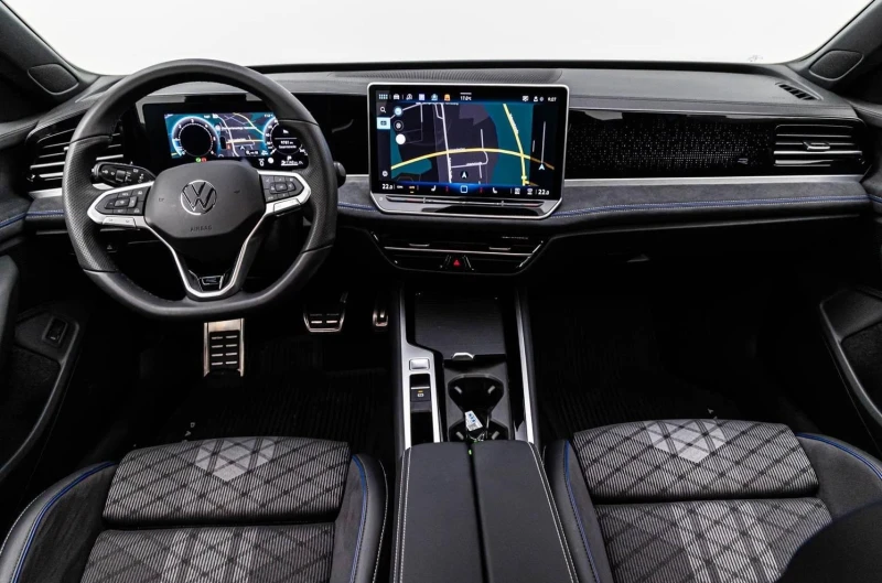 VW Passat 2.0 TDI 4-MOTION R-LINE BLACK STYLE MATRIX CAMERA, снимка 13 - Автомобили и джипове - 51508712