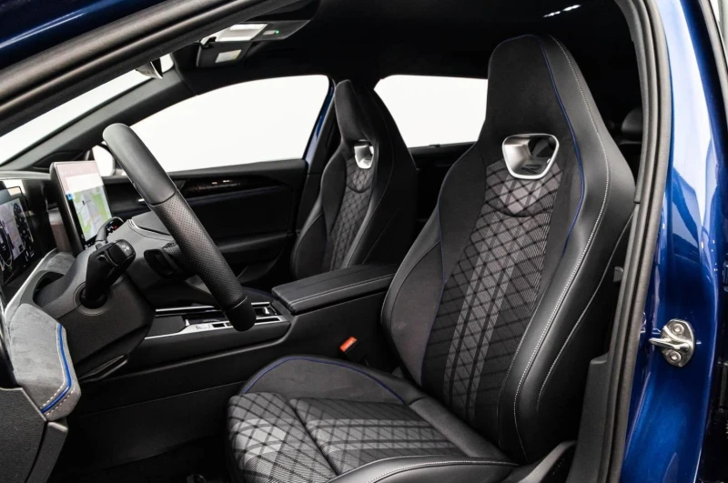 VW Passat 2.0 TDI 4-MOTION R-LINE BLACK STYLE MATRIX CAMERA, снимка 10 - Автомобили и джипове - 51508712