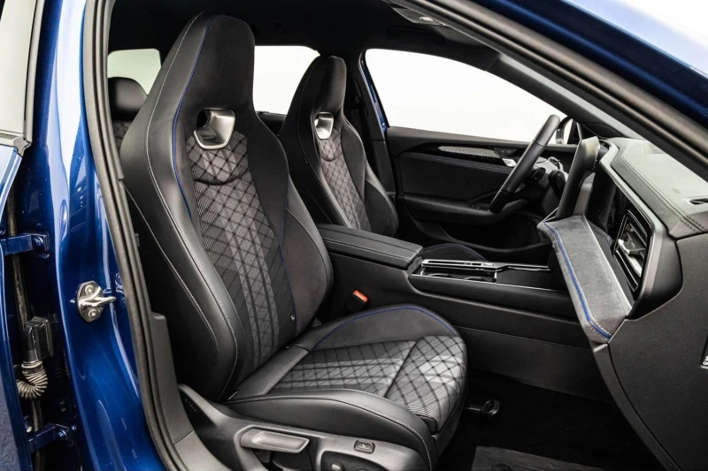 VW Passat 2.0 TDI 4-MOTION R-LINE BLACK STYLE MATRIX CAMERA, снимка 14 - Автомобили и джипове - 51508712