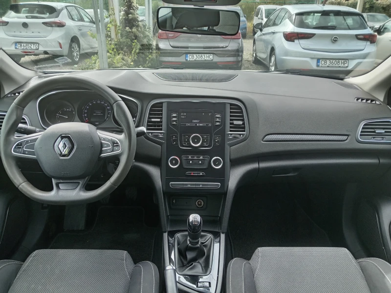 Renault Megane 1.33 Tce, снимка 10 - Автомобили и джипове - 51837112