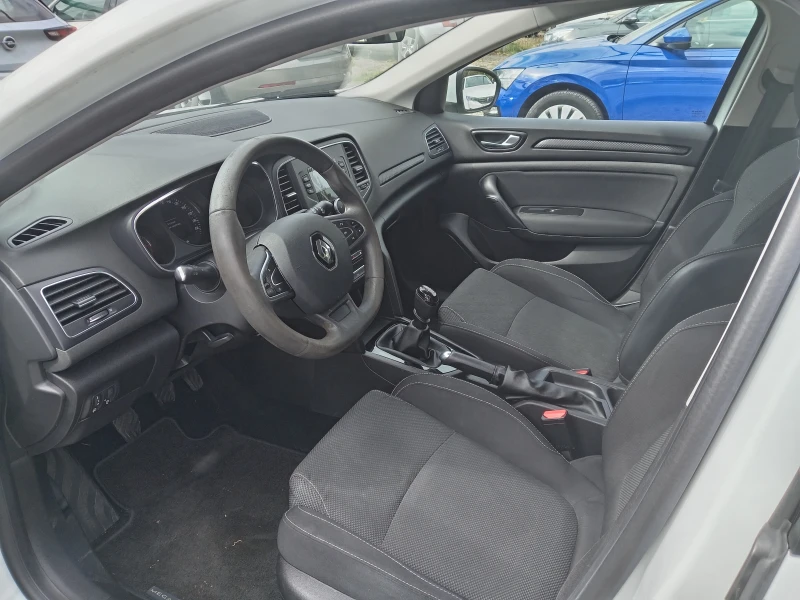 Renault Megane 1.33 Tce, снимка 7 - Автомобили и джипове - 51837112