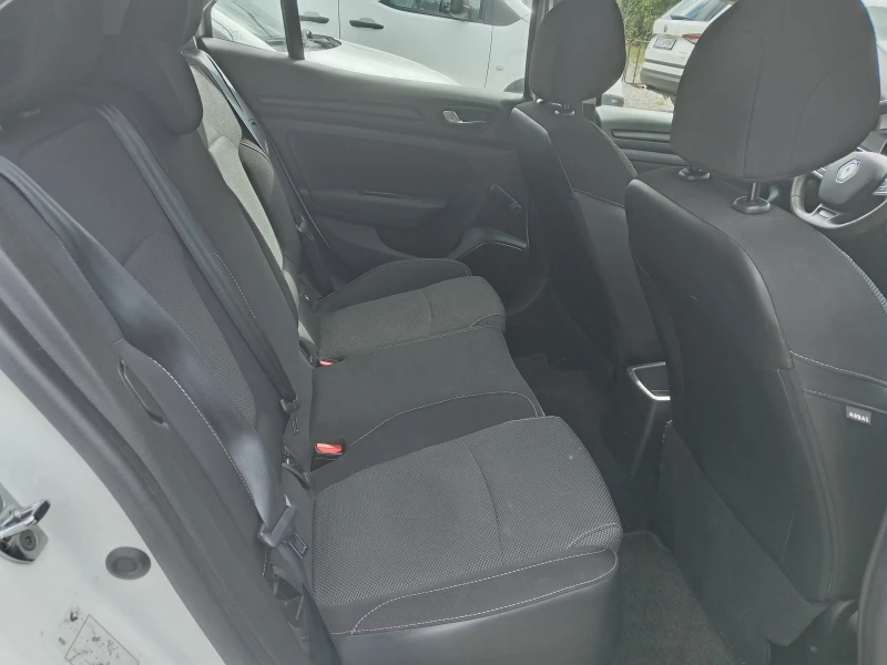 Renault Megane 1.33 Tce, снимка 9 - Автомобили и джипове - 51837112