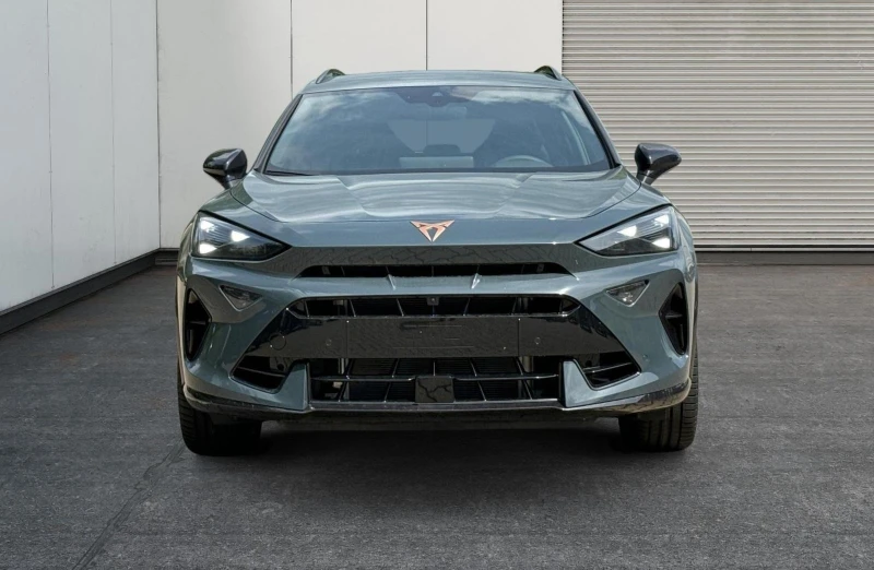 Cupra Formentor VZ* FACE* DISTR* 4x4* 360CAM* KEYLESS* MEMORY* CAR, снимка 2 - Автомобили и джипове - 51963249