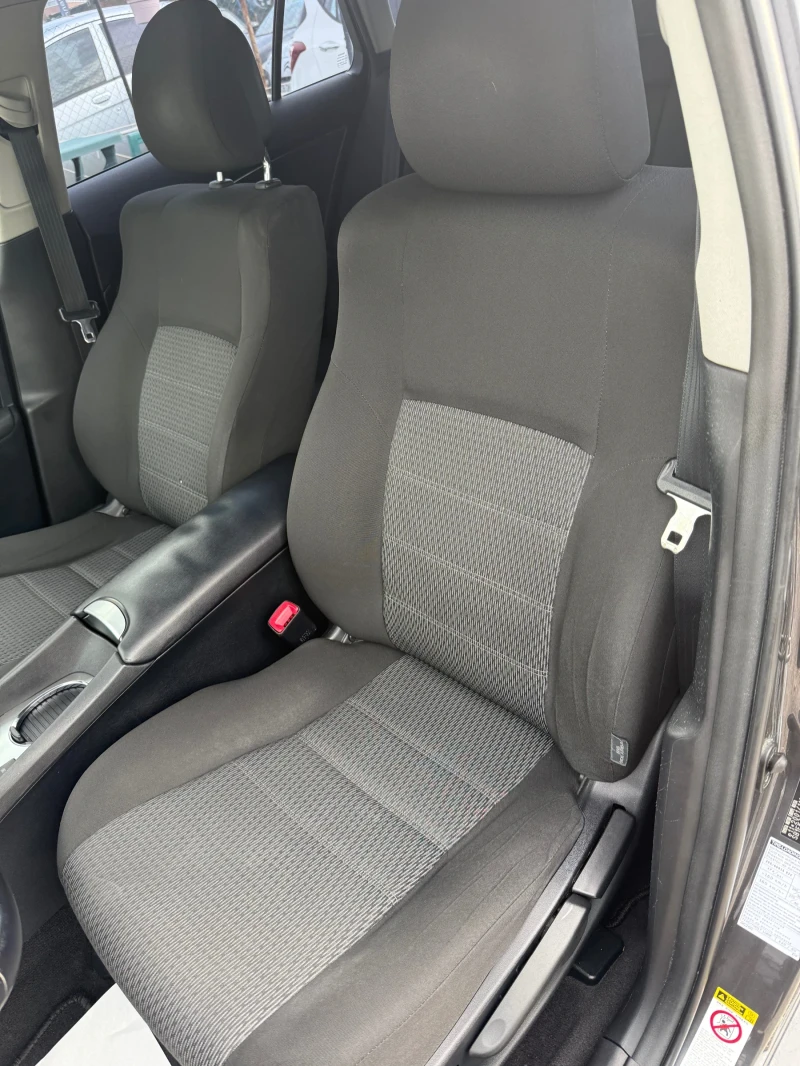 Toyota Avensis 2.0i Швейцария Facelift , снимка 14 - Автомобили и джипове - 52130434