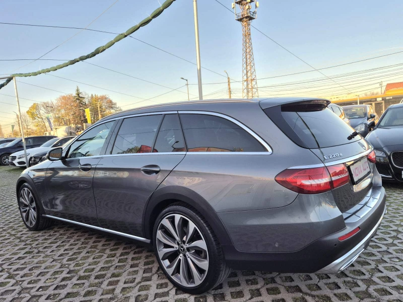 Mercedes-Benz E 220 ALL TERRAIN-DIGITAL-HEAD UP-AMBIENT-360-9G-FULL, снимка 2 - Автомобили и джипове - 52416710