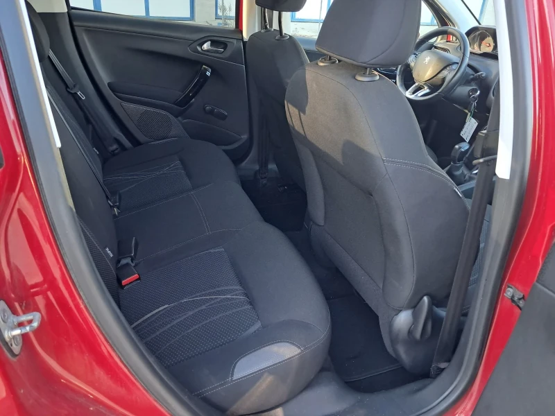 Peugeot 208 1.6 dizel, снимка 11 - Автомобили и джипове - 52617130