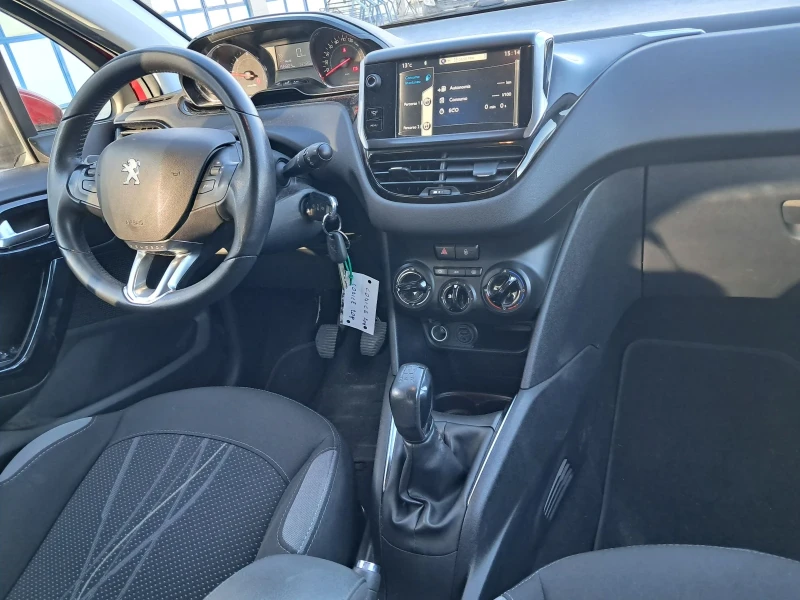 Peugeot 208 1.6 dizel, снимка 12 - Автомобили и джипове - 52617130