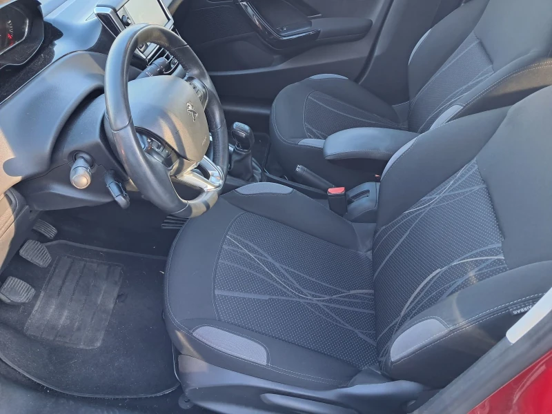 Peugeot 208 1.6 dizel, снимка 9 - Автомобили и джипове - 52617130