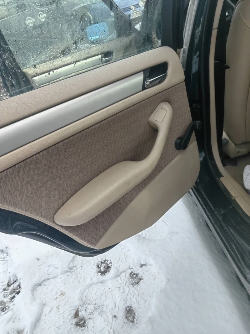 BMW 320 2.0, снимка 7 - Автомобили и джипове - 53051367